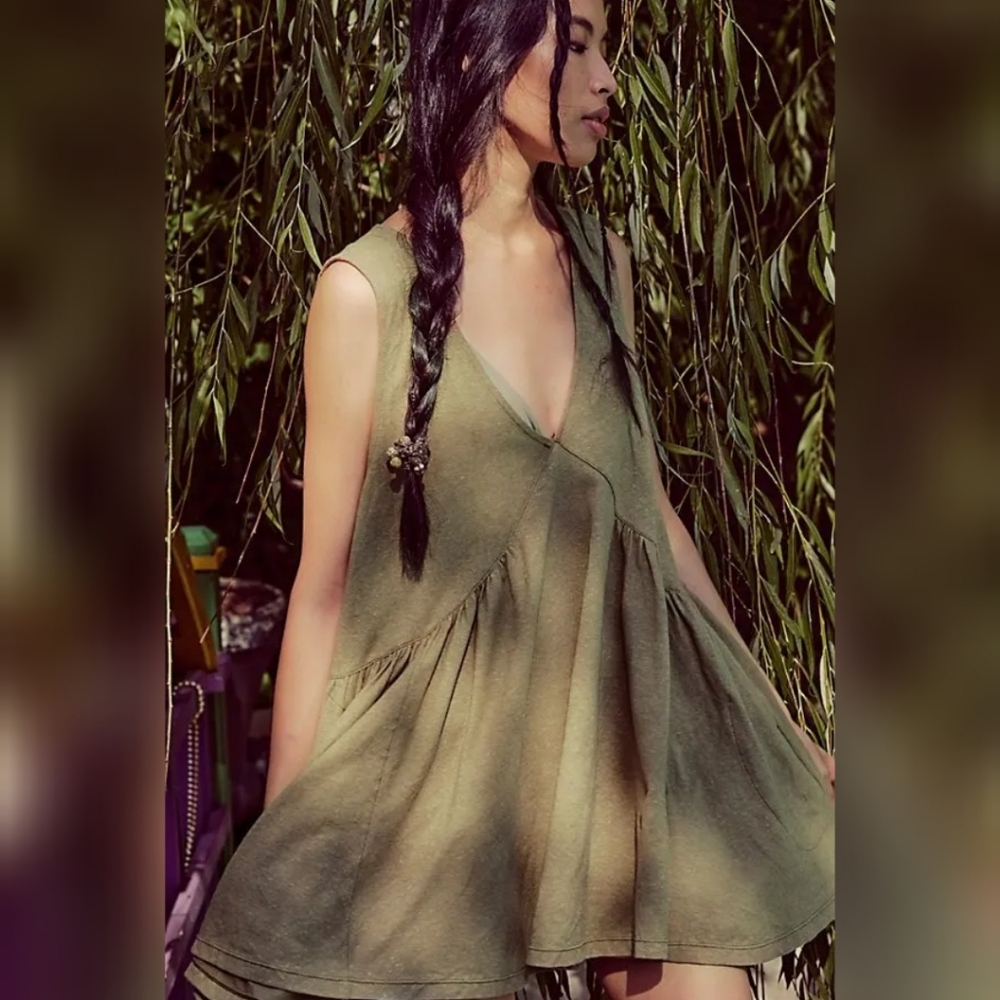 Olive Green Sleeveless V-Neck Swing Dress